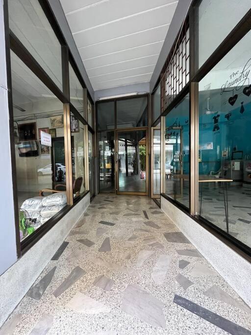 Room101 In Wanna Apartment Pattaya Eksteriør bilde